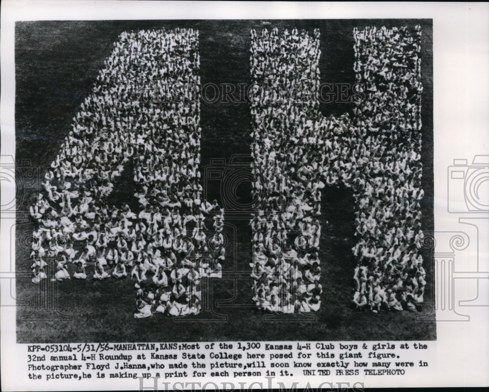 1956 Press Photo 4-H Figure Formed by Club Members at Kansas State College - Historic Images