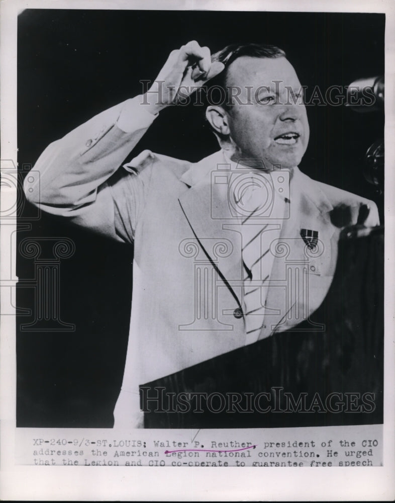 1953 Press Photo Walter Reuther of Auto Workers Union at American Legion Meeting - Historic Images