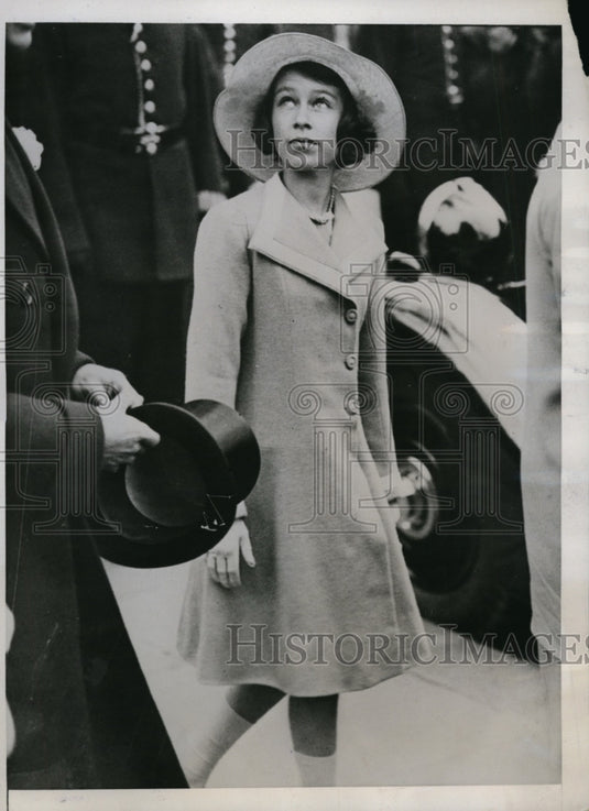 1938 Press Photo Princess Elizabeth Leaving St. Margaret's Church, London - Historic Images