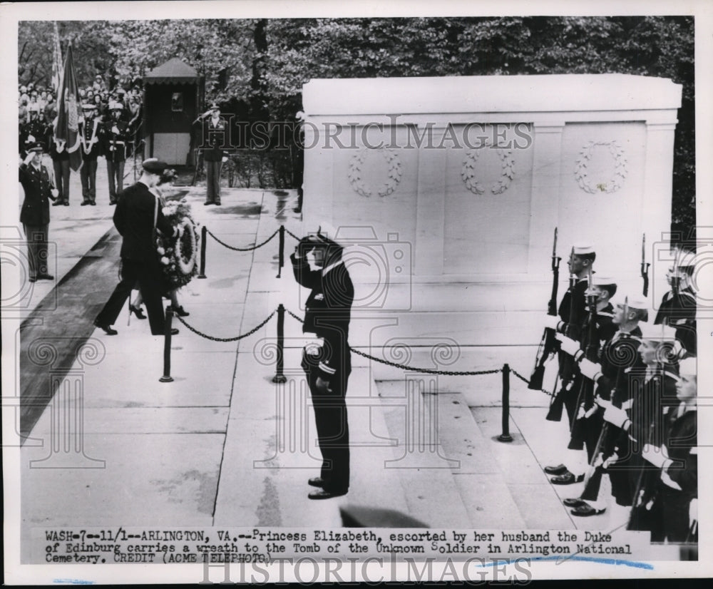 1951 Press Photo Princess Elizabeth place wreath at Arlington National Cemetery-Historic Images