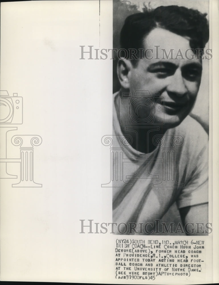 1945 Press Photo Football Coach Hugh John Devore - nef18444- Historic Images