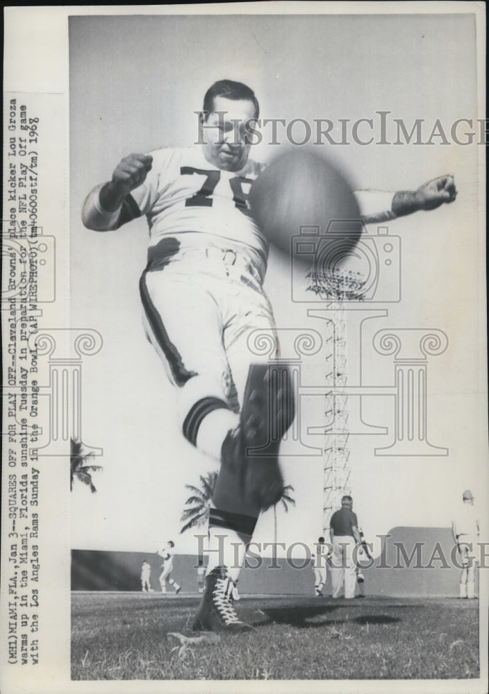 1968 Press Photo Cleveland Browns Kick Lou Groza in Practice - nef18591- Historic Images