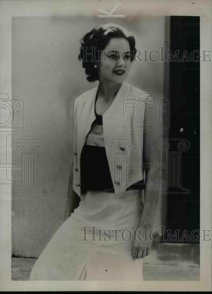 1937 Madge Carrington Laidlaw  - Historic Images