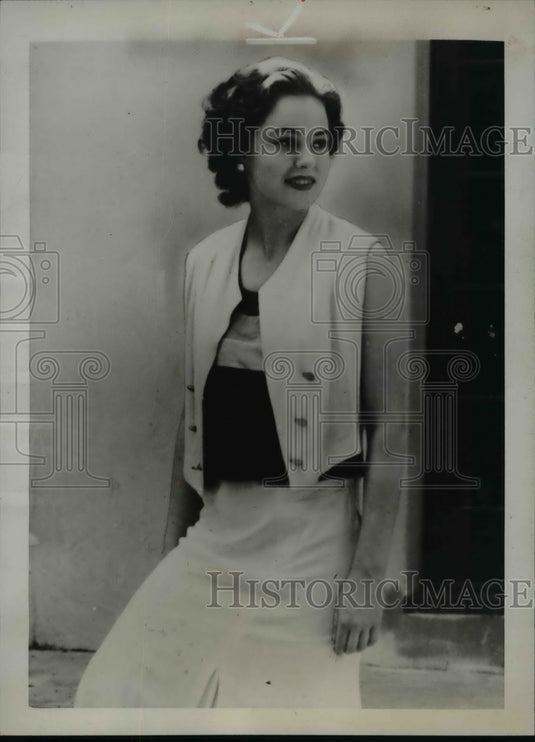 1937 Madge Carrington Laidlaw  - Historic Images