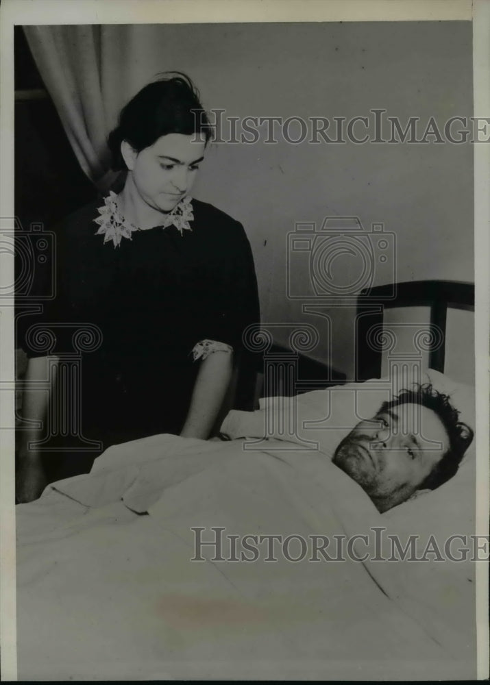 1938 Press Photo Joseph Sannicola With Wife Recovering From Heart Surgery-Historic Images