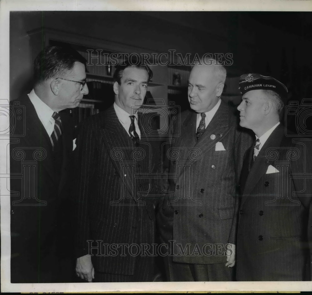 1945 Press Photo Anthony Eden Meets American Legion Officials at Union Jack Club - Historic Images