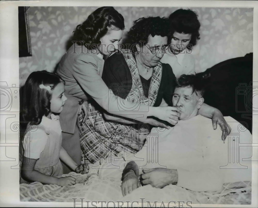 1946 Hector Verburgh w/ Family after Release from Murder Questioning - Historic Images