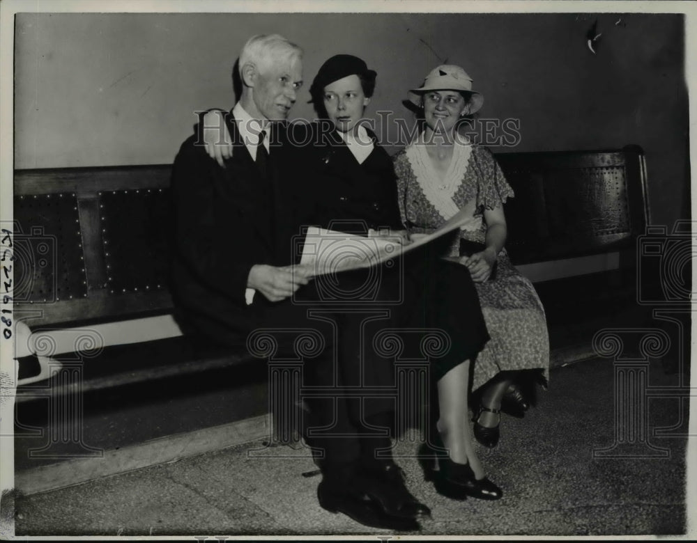 1933 Press Photo Kidnap Victim Appears Before Federal Grand Jury - Historic Images