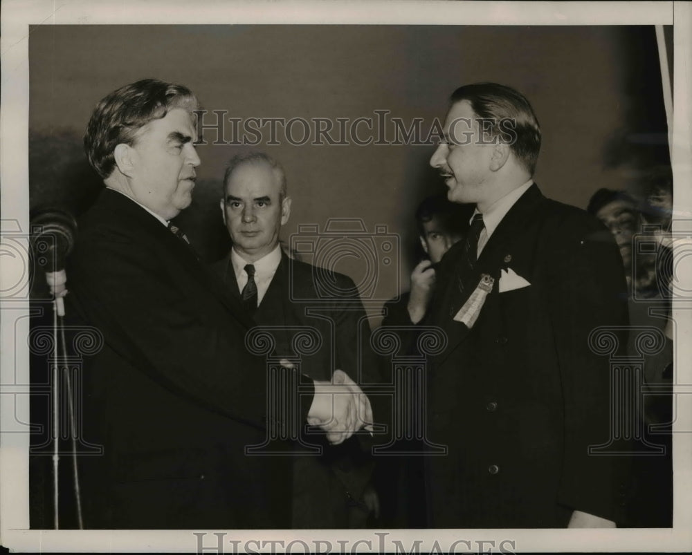 1940 John L. Lewis of United Mine Workers Shakes Hands w Lewis Berne - Historic Images