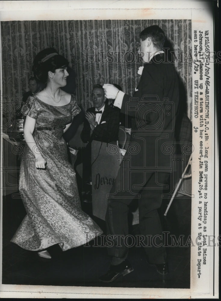 1965 Press Photo Luci Baines johnson, Jim Betz Dancing at State Department Party - Historic Images