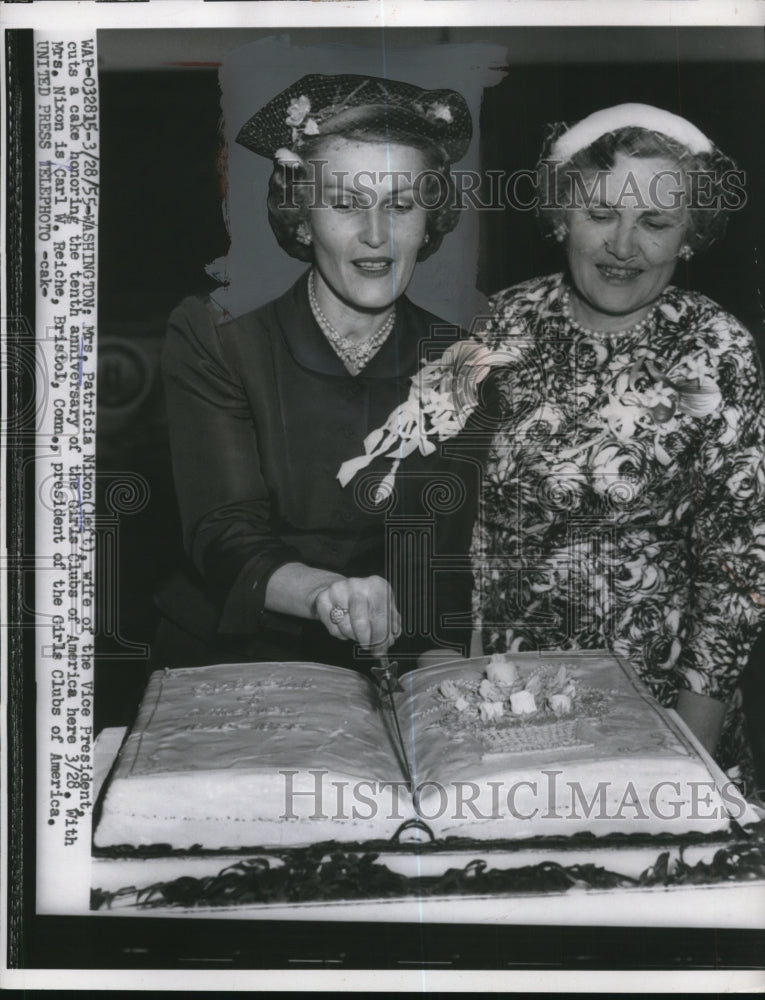 1955 Press Photo Pat Nixon Cutting Girls Clubs of America Cake, Washington D.C. - Historic Images