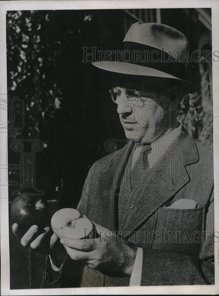 1938 Press Photo Paul Stark Winner of New Fruits Sweepstakes, Louisiana, MO - Historic Images