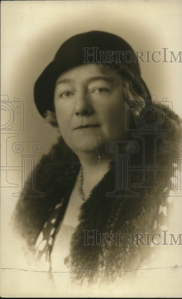 1932 Mrs. Mary F. Kenna  - Historic Images