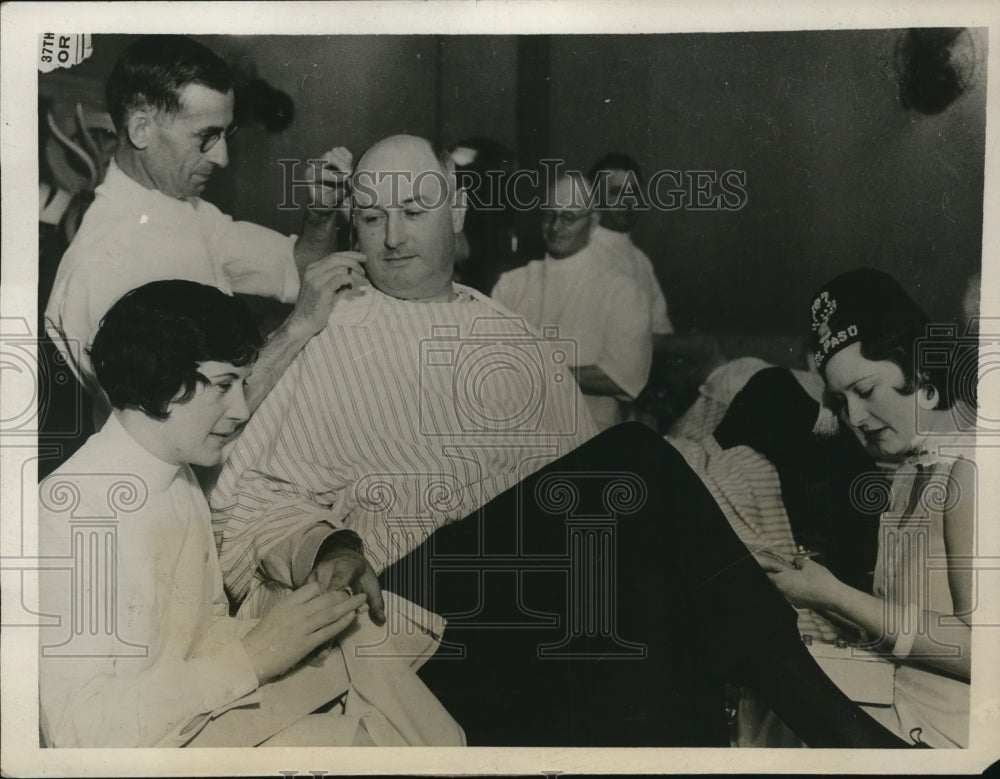 1931 Press Photo James A Farley Gets Himself Spruced Up for the Elks Convention - Historic Images