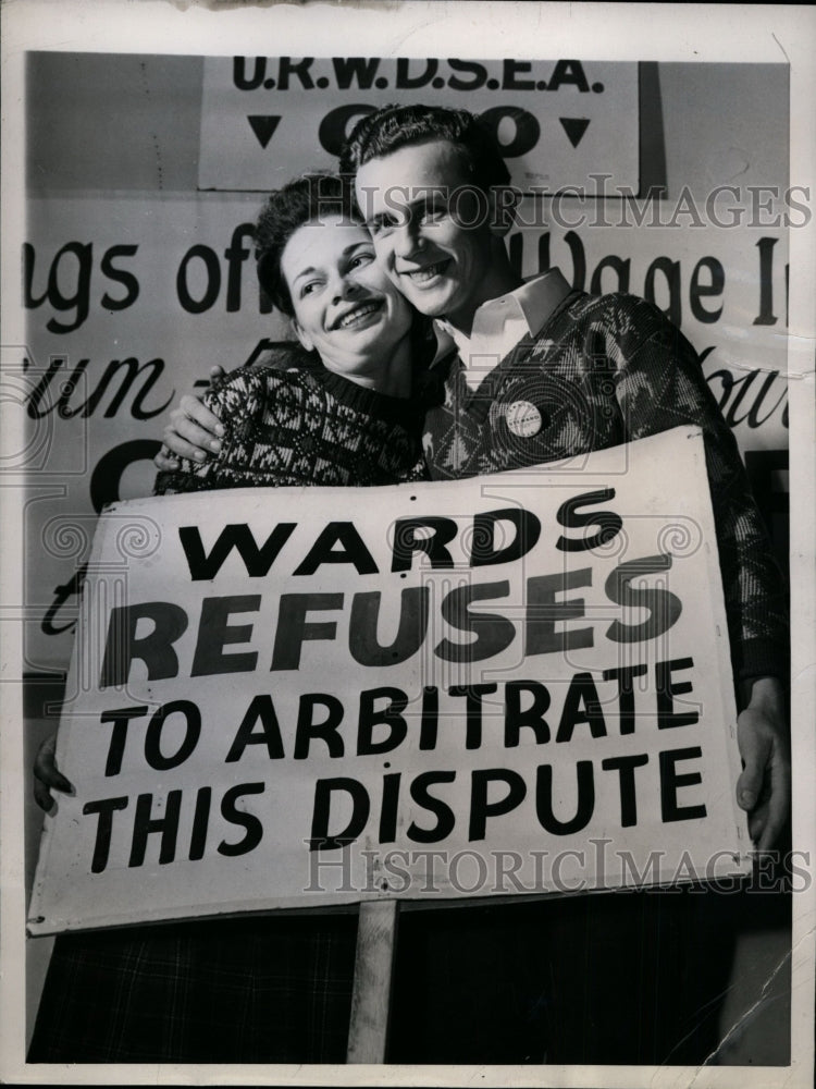 1945 Montgomery Ward Employees Married After Picketing Together - Historic Images