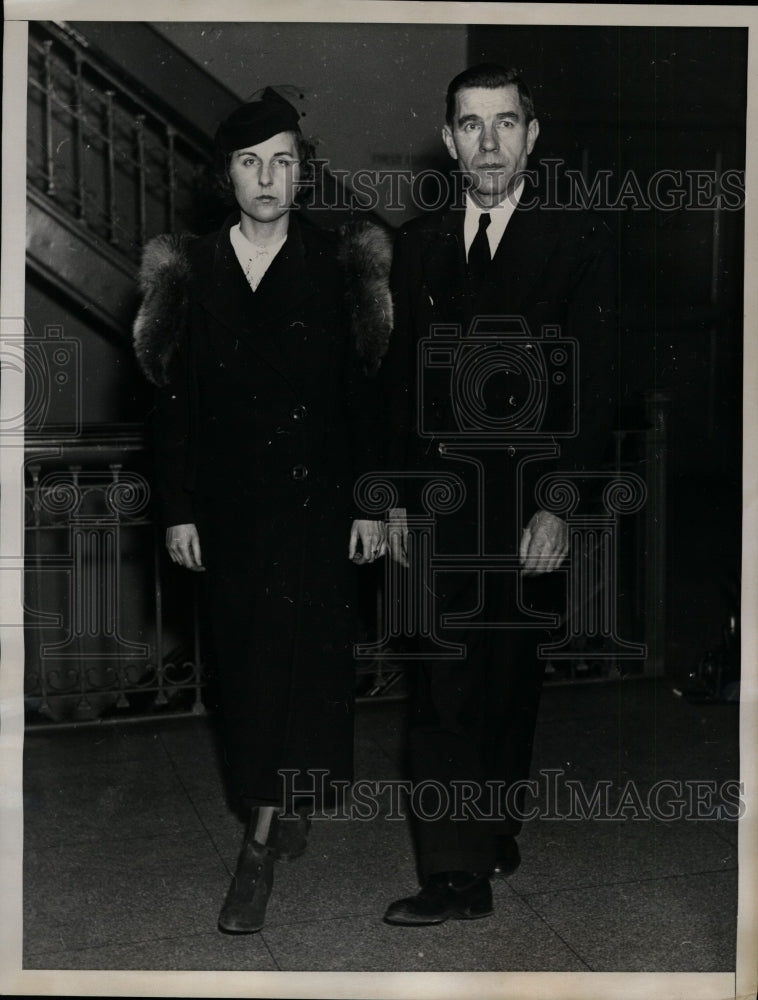 1936 Press Photo John Crempa, Daughter Kamelia in Court, Elizabeth, New Jersey- Historic Images