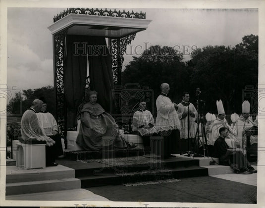 1938 Press Photo George Cardinal Mundelein Seated on His Throne - nef26969 - Historic Images