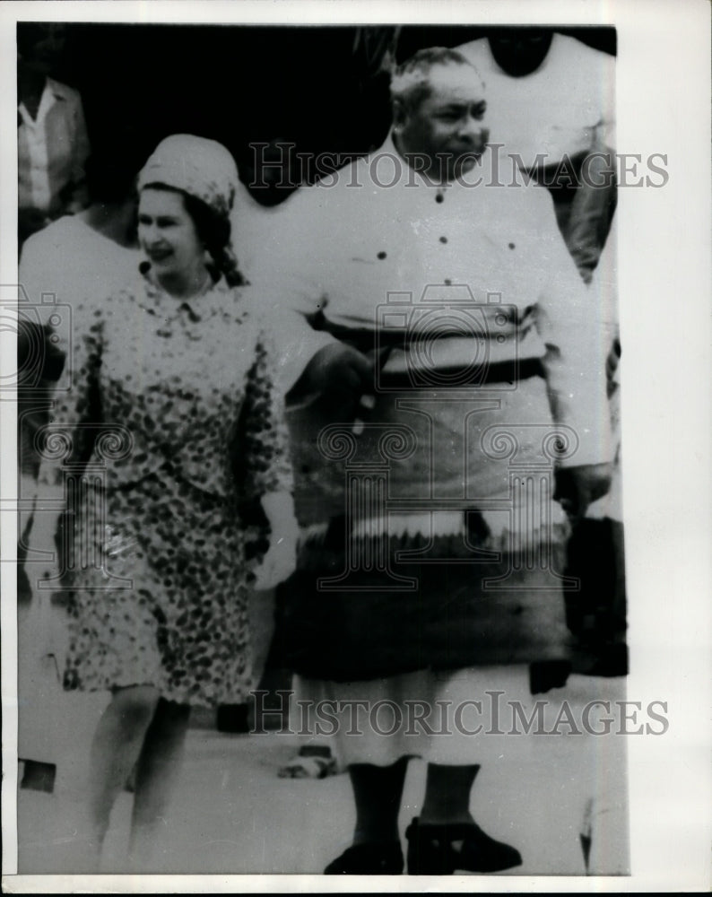 1970 Queen Elizabeth II, King of Tonga  - Historic Images