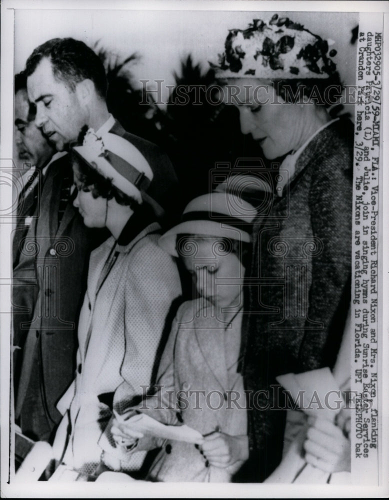 1959 Richard Nixon &amp; Family at Sunrise Easter Service, miami - Historic Images