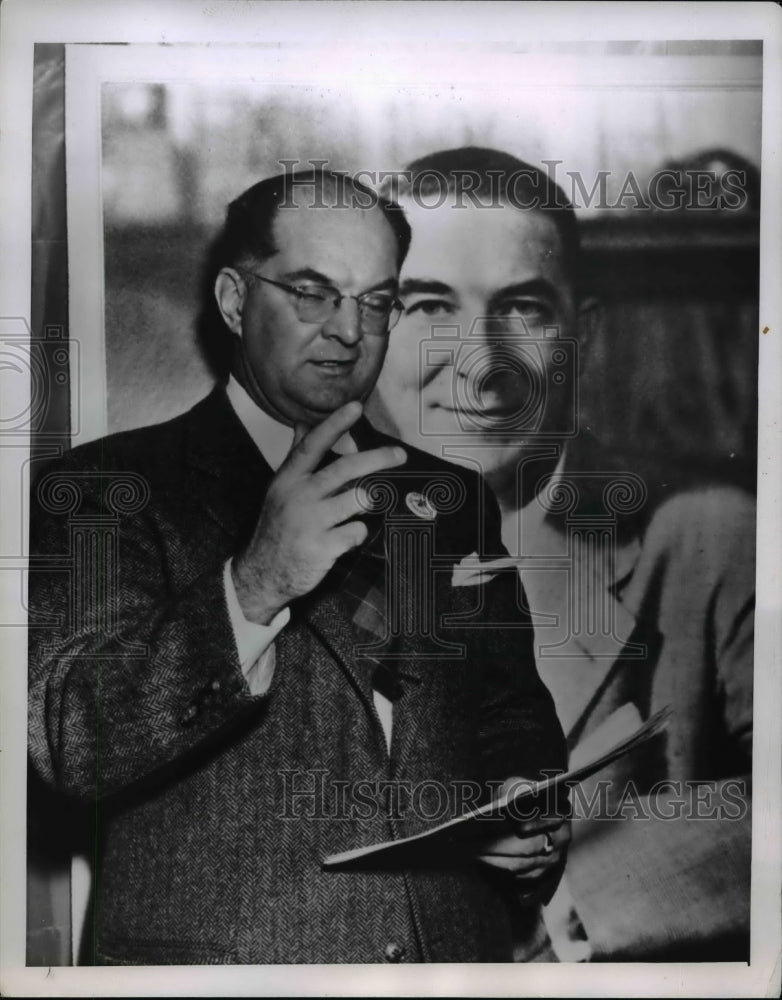 1952 Press Photo John T O&#39;Brien After Sen Kefauver Announces His Appointment - Historic Images