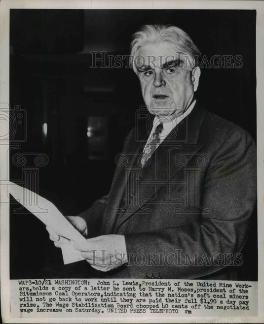 1952 Press Photo John L. Lewis Holding Letter to Harry M. Moses in Washington DC-Historic Images