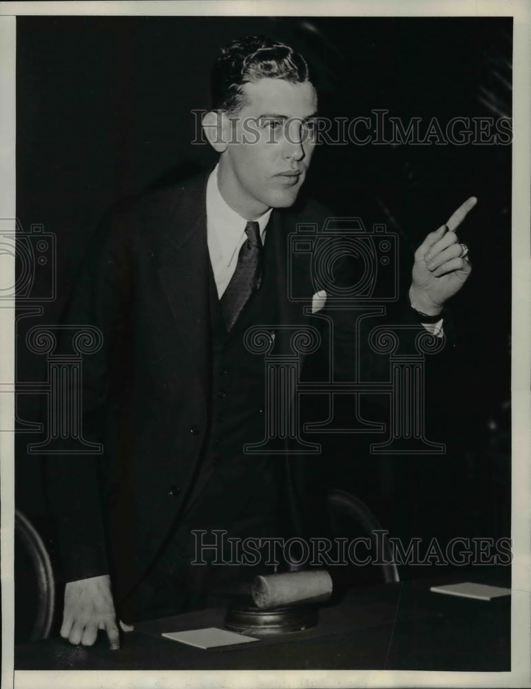 1933 Press Photo John W. Driskill addresses hearing on Wholesale Liquor Industry - Historic Images