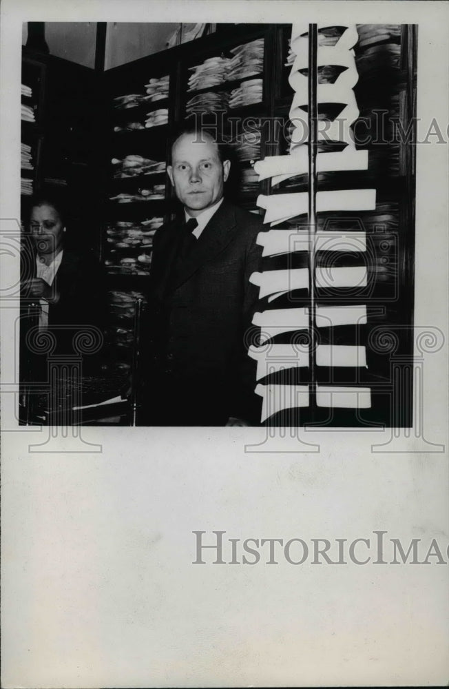1939 Paavo Nurmi at His Men's Outfitters, Famous in Helsinki - Historic Images