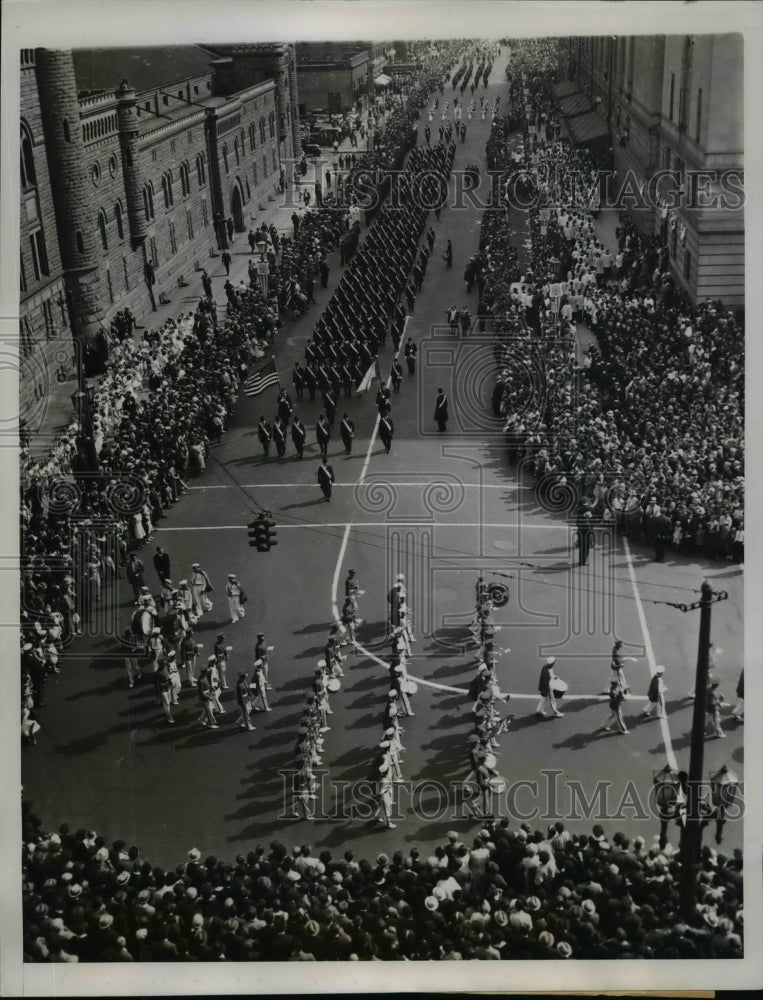 1935 Press Photo 20000 Form Living Monstrance at Eucharistic Congress Cleveland - Historic Images