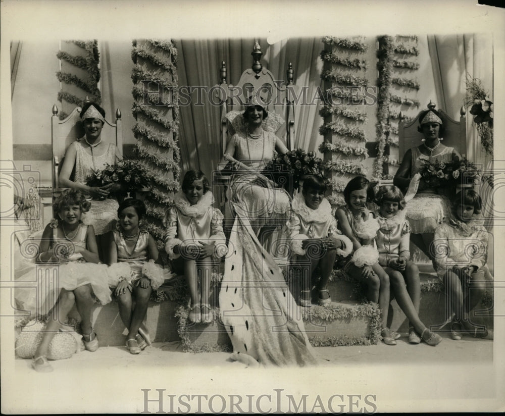 1929 Press Photo Miss Teresa Do La Espriolla, Queen Titania XXXVI at Baby Parade - Historic Images