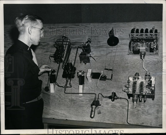 1946 Engineering Lt. Robert Frazier created "push - Historic Images