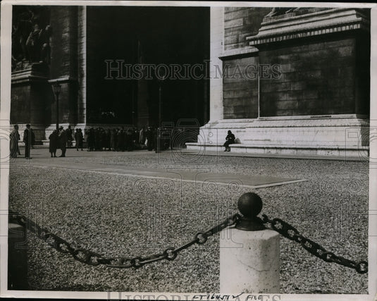 1931 Paris, France Flood Lights  - Historic Images