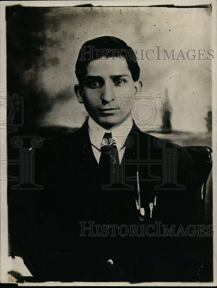 1918 Press Photo Andi Sabastine, Has 6 Fingers on Each Hand - nef32347 - Historic Images