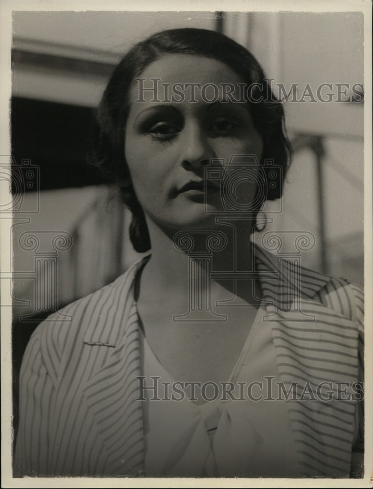 1932 Press Photo Julia Alnrez - nef32638-Historic Images