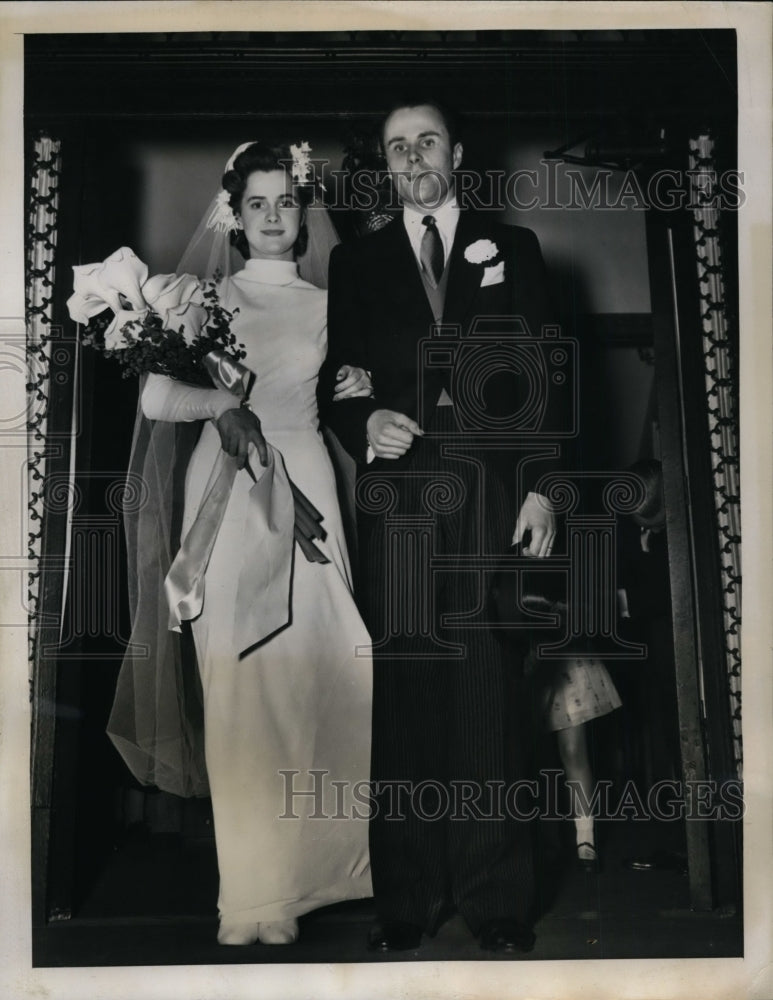 1941 Press Photo Hyde, La Grange leave the rectory after wedding - nef32685-Historic Images