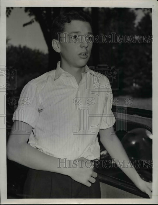 1939 Press Photo Youth Tests Gun's Safety on Friend; Kills Him - nef33651 - Historic Images