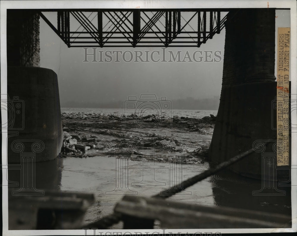 1940 Press Photo Ice Jam on Ohio River at Cincinnati - nef34004 - Historic Images