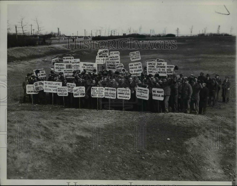 1934 Press Photo Post Office Employees protest against Layoffs and reduced - Historic Images