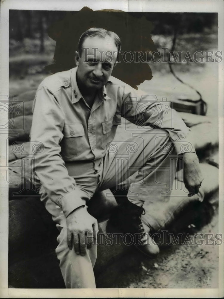 1944 Press Photo Major General Robert S. Beighter at Empress Augusta Bay Shelter - Historic Images