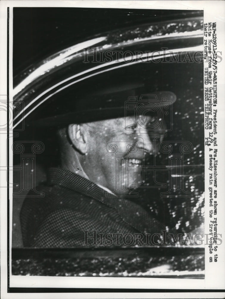 1957 Press Photo Dwight Eisenhower Returning to White House from Gettysburg - Historic Images