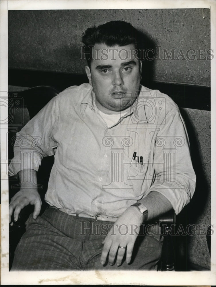 1947 Press Photo John Kiers, Arrested by Suspicious Police for Half-Price Resale - Historic Images