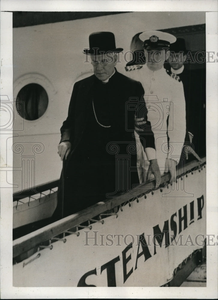 1938 Press Photo Patrick Cardinal Hayes Leaving S.S. Northland After Vacation - Historic Images