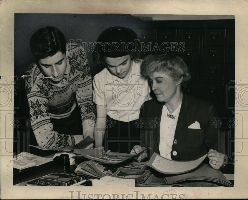 1944 Press Photo World Friends Club Robert Newcomb, Eloise Kiddle - nef36298 - Historic Images