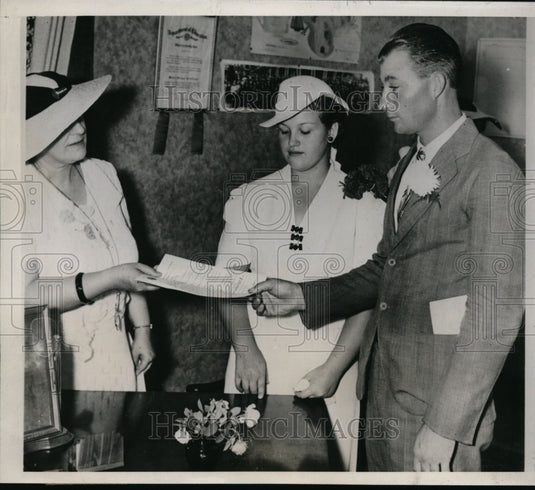 1937 Couple Hercle Cook, Evelyn Cook Given Parole as Wedding Present - Historic Images