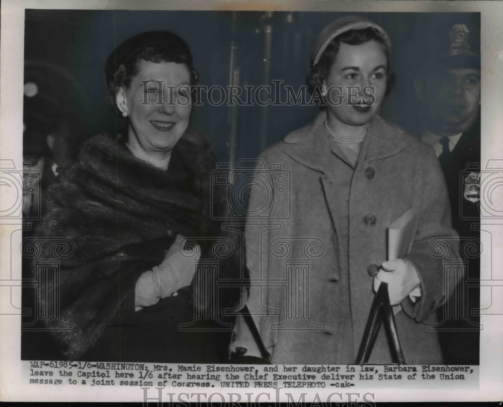 1955 Press Photo Mrs Mamie Eisenhower & Daughter-in-Law Barbara Eisenhower - Historic Images