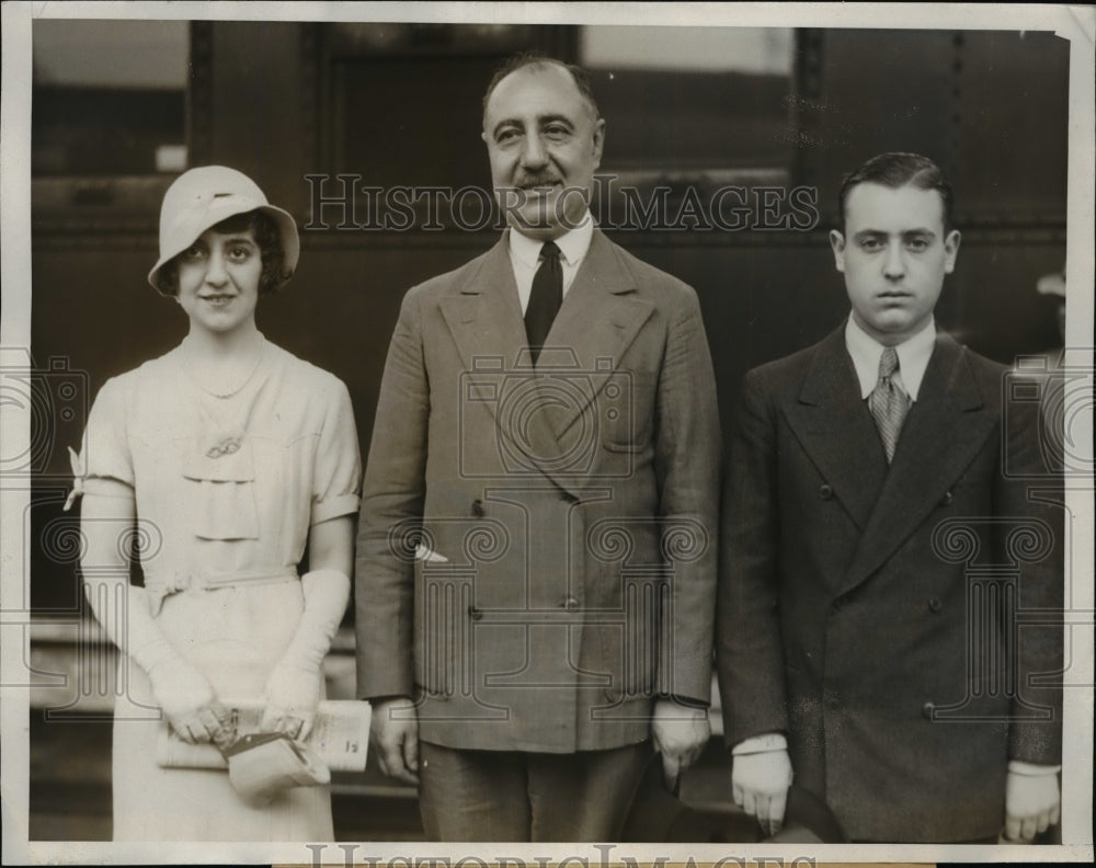 1932 Press Photo Argentinian Olympian Representatives Arrive in LA - nef38637- Historic Images