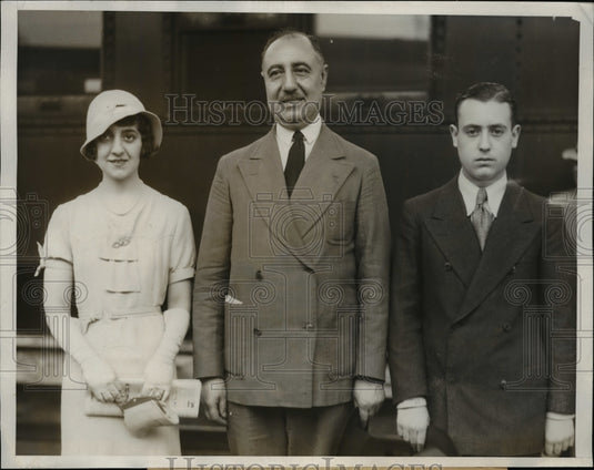 1932 Press Photo Argentinian Olympian Representatives Arrive in LA - nef38637- Historic Images