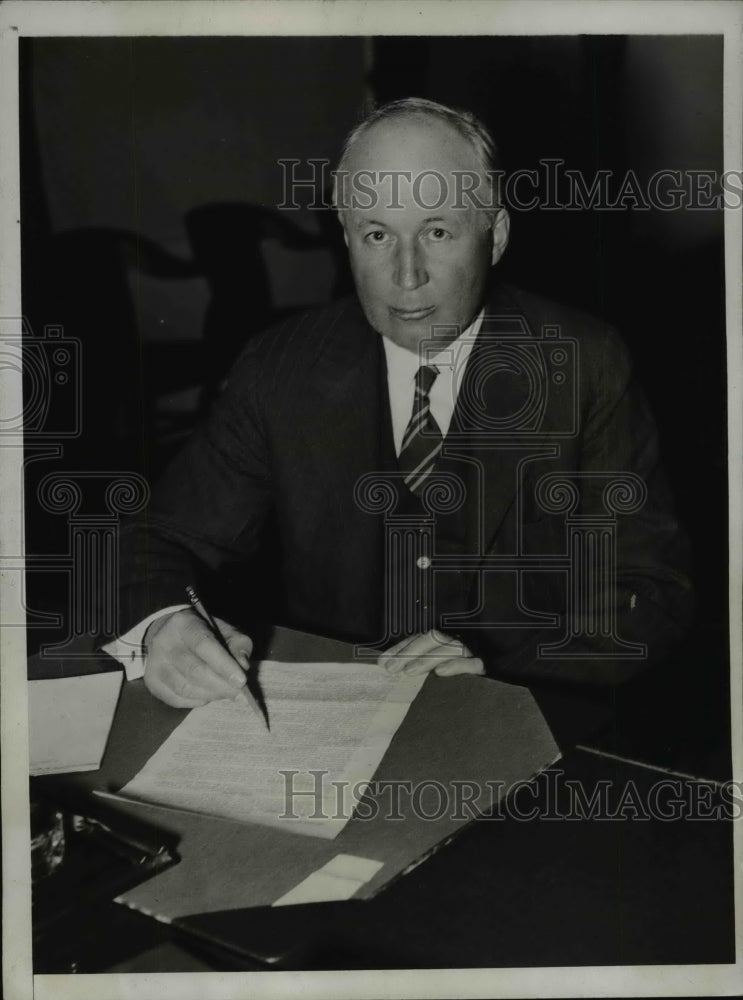 1933 Press Photo Tom Smith Assumes Secretary of Banks, Banking Problems Duties - Historic Images