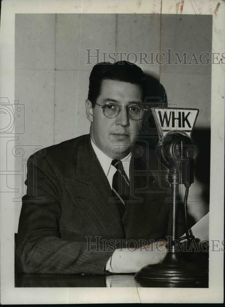 1945 Press Photo Murray Young WHK New Commentator - nef39281 - Historic Images