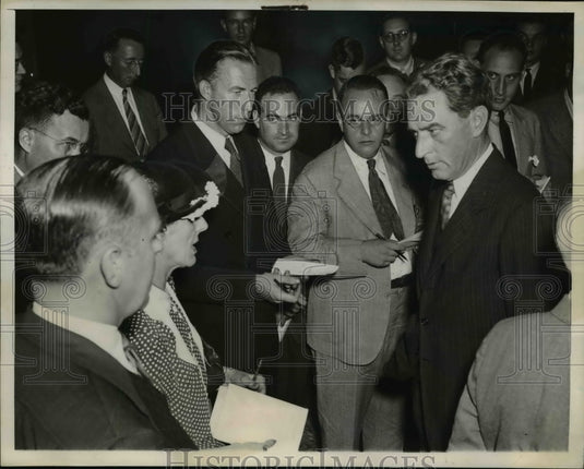 1939 Press Photo Sir Loring Christie with Press, Washington, D.C. - nef39784 - Historic Images