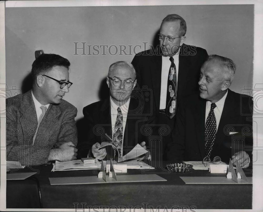 1955 Press Photo Pathologists to Discuss Control of Dutch Elm Disease - Historic Images